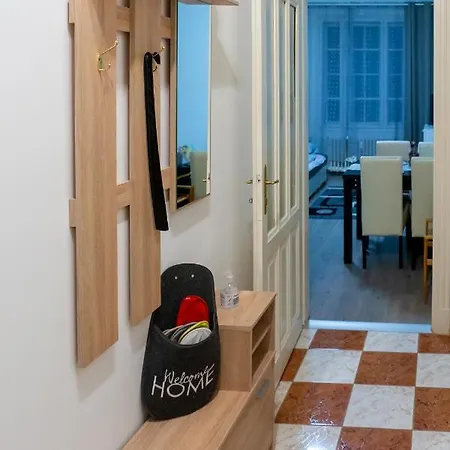 Apartment Wanderer 3