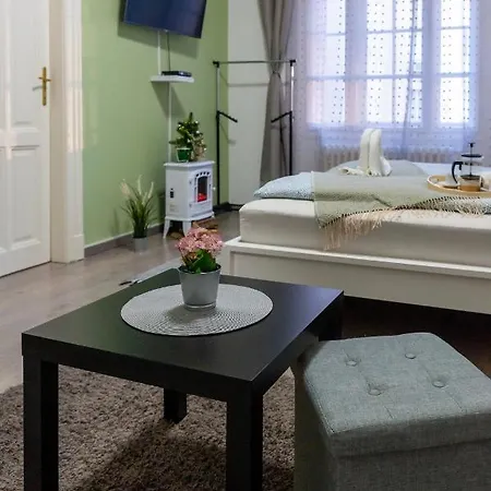 Apartment Wanderer 3 *