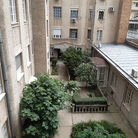 Apartment Wanderer 3 *